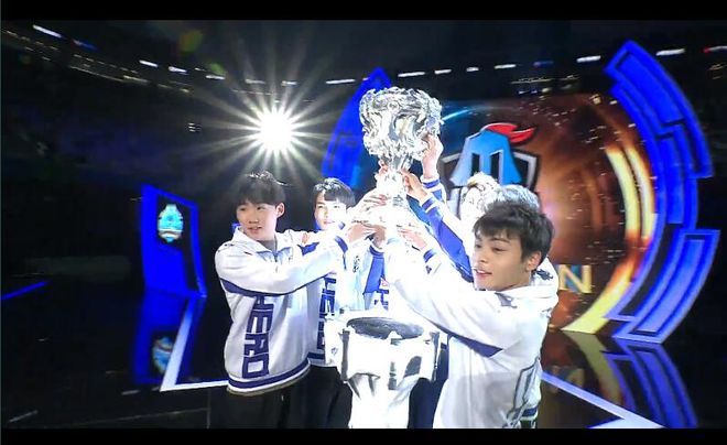 球迷们都在 球迷们都在